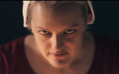  The Handmaid's Tale: Uma Distopia Assustadoramente Familiar com Elisabeth Moss em um Papel Inigualável